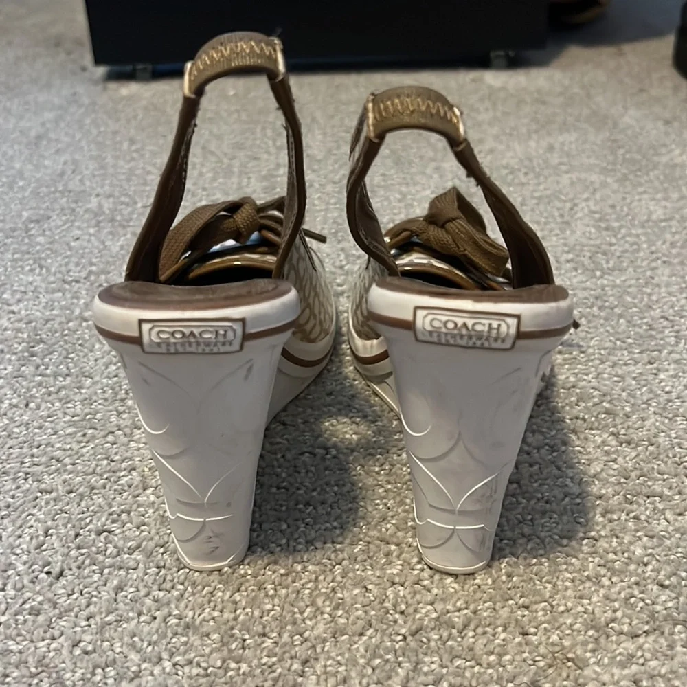 LOVIN COACH WEDGES - Picture 3 of 4